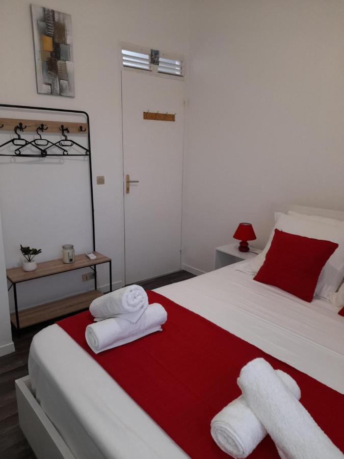 Apartamento Chez Lucile Et Gilbert Bouillante Exterior foto