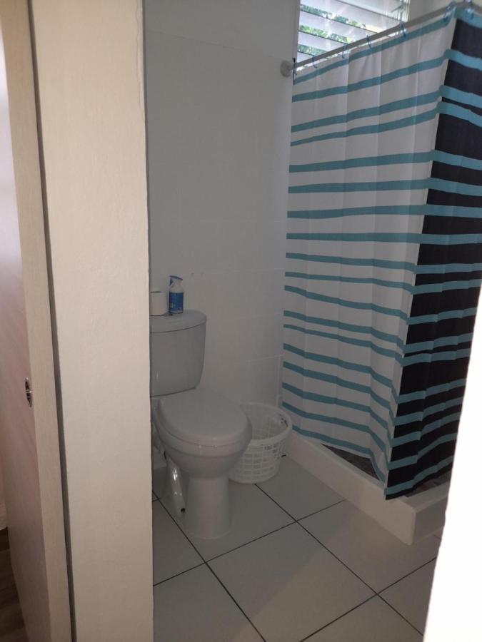 Apartamento Chez Lucile Et Gilbert Bouillante Exterior foto