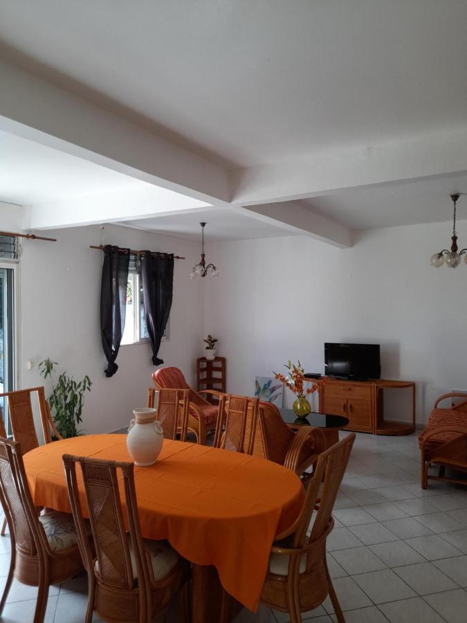 Apartamento Chez Lucile Et Gilbert Bouillante Exterior foto