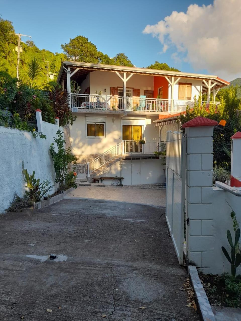 Apartamento Chez Lucile Et Gilbert Bouillante Exterior foto